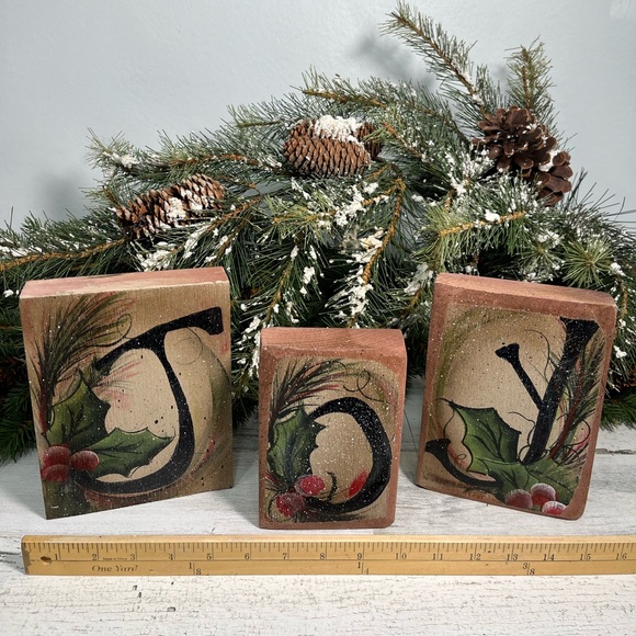 Hand Painted Rustic Wood Christmas JOY Sign - Picture 2 of 5